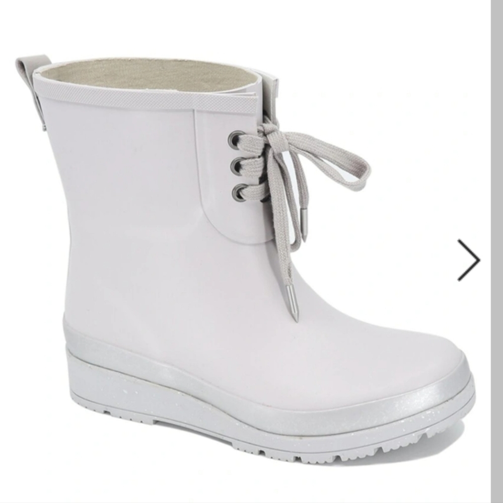 New Splendid Women's Dawn short ankle lace slip-on cloud beige Rain Boots size 8